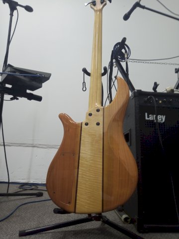 Wreck bas gitara